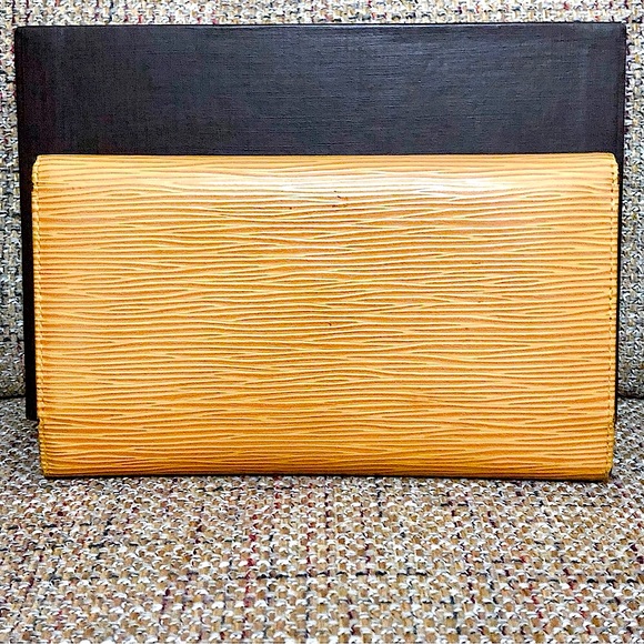 LOUIS VUITTON Sarah Continental Wallet Yellow Epi Leather Purple Interior w/ Box - Picture 2 of 14